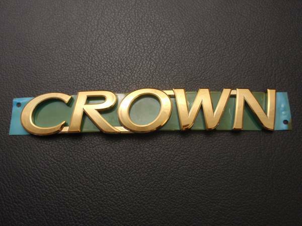 7トレジャー 【 トヨタ 200系 クラウン TOYOTA 200系 CROWN 】 プレミアム ゴールド CROWN 文字 エンブレム