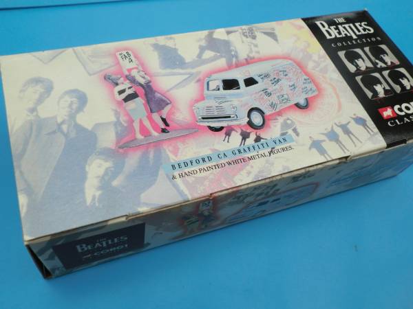 Corgi The Beatles Van フィギュア付き ビートルズ ミニカー Amazon.com: Corgi Diecast Model Cars - CC42419 The Beatles