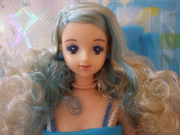 花柄フリルワンピースブルー　リカちゃん　ピュアニーモ　ジェニー ブラウンピンクのストライプ花柄ワンピース リカちゃん