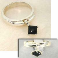  natural stone go in silver ring ( onyx ) size 13 number W-ST404