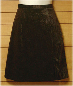 【新品】 茶色 ベロア調 バラ柄のスカート（W61）
