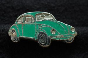 □ VW ピンバッジ ビートル 緑 W32mm ocitys フォルクスワーゲンビートル BEETLE