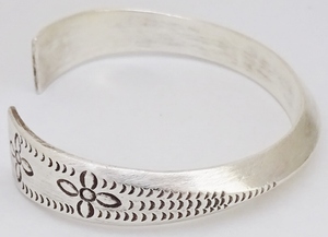 * Curren group silver bangle stamp *[13tv06]