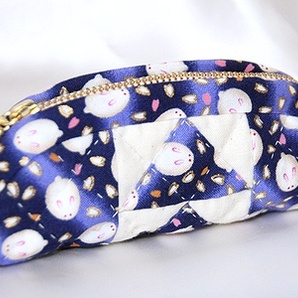 ●櫻●パッチワークポーチ☆小物入れ♪うさぎ♪青色:アクセサリーケース,小物入れ,小銭入れ,お薬入れ,キーケース,PC周辺コード機器収納