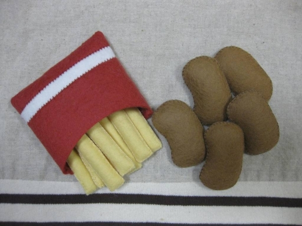 チキンナゲット&ポテト ハンドメイド フェルト ままごと