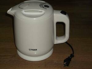  Junk *TIGER Tiger electric kettle PCE-A080 white 2012 year made 