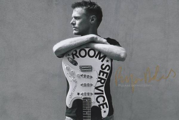 BRYAN ADAMS ブライアン•アダムス　直筆サイン Bryan Adams ブライアン アダムス 直筆サイン PHOTO | SINGERS