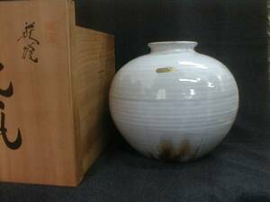 椿窯　天鵬山造　鮮やか白釉薬　22x22cm　2kg　陶器製飾り置物