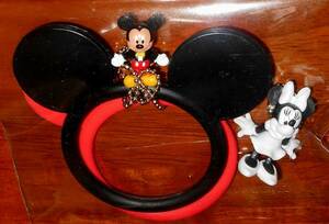 * Mickey & minnie mascot holder 2 piece 