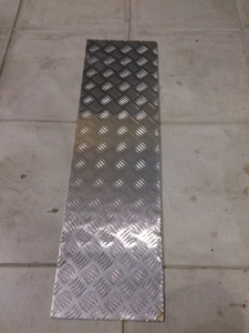アルミ縞板 2.5t×755×260 シマ板 端材 滑り止め デコトラ DIY