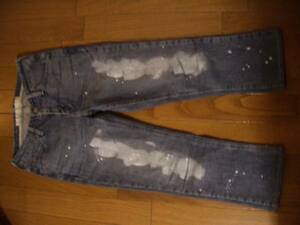 o summarize break up equipped! stylish Levi's paint capri pants!