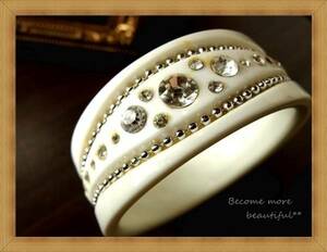 * impact * shines rhinestone. white very thick bangle *V2