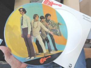 B) Picture запись /The Monkees( Monkey z)/Monkees Business