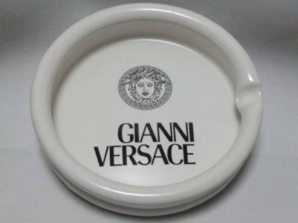 ヴェルサーチ VERSACE 非売品 灰皿 ヴェルサーチ VERSACE 非売品 灰皿 VERSACE（灰皿）のフリマ
