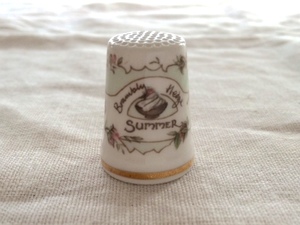  Royal Doulton Blanc b Lee hedge thimble summer 