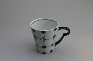 Art hand Auction ★Arita ware★Nice mug★Dot grid★Blue★Hand-painted, tea utensils, Mug, Made of ceramic